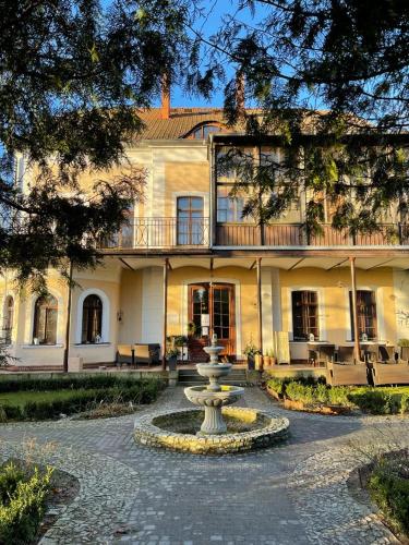 www.palacsapetow.pl