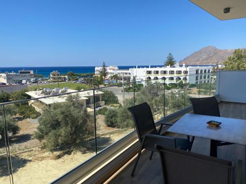 www.plakiasapartments.gr