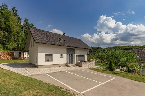www.finestayslovenia.com