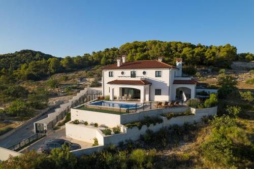 www.villa-bellevue-vodice.com
