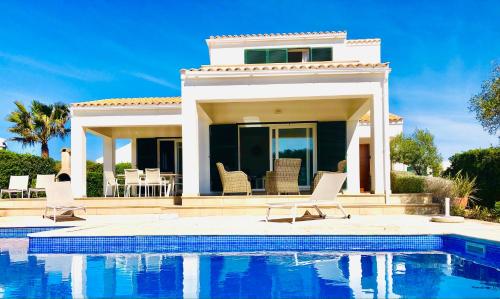 www.seatoskyvillas.com