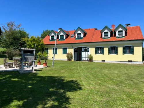www.landhaus-dasthomas.at