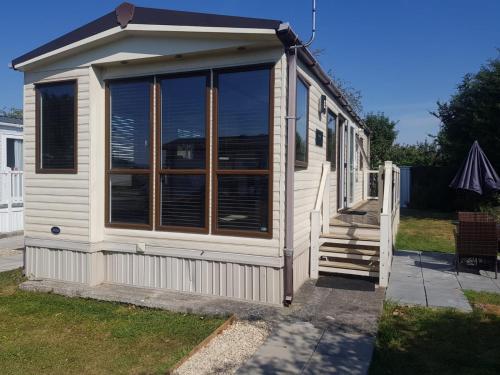 www.lakesideholidays.co.uk