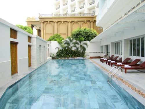 www.helloworldsaigon.com