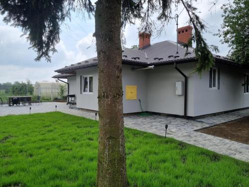 www.villa-almira.si