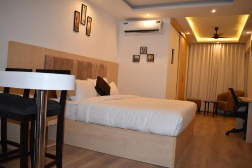 www.thenestapartments.com