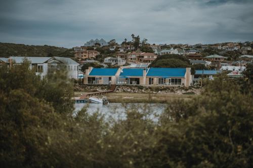 www.alohalodgestilbaai.com