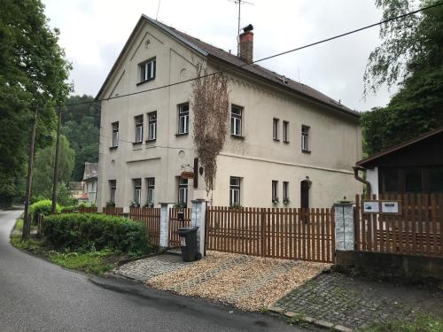 www.apartmanyjanska.cz
