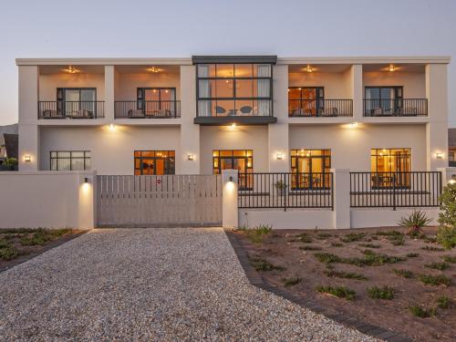 www.hoteluxeg.com