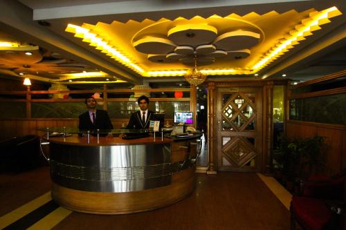 www.newbeachhotel.com