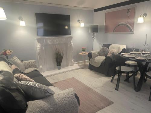 www.courtyardapartmentliving.com