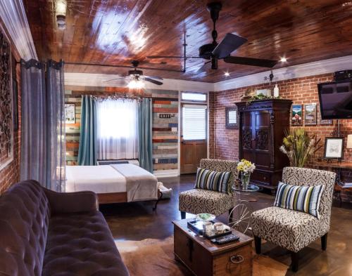 www.hotelanaklia.com