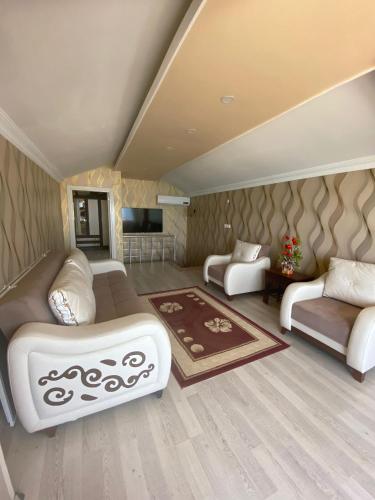 www.greendaleapartmentsug.com
