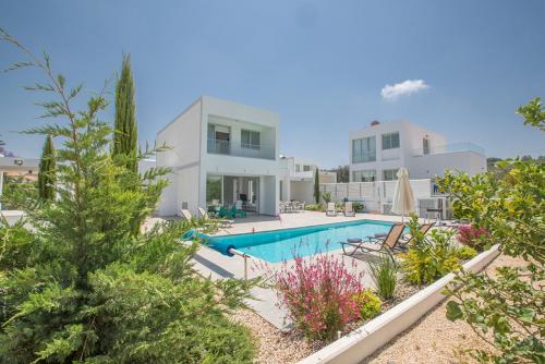 www.protarasrentalvillas.com