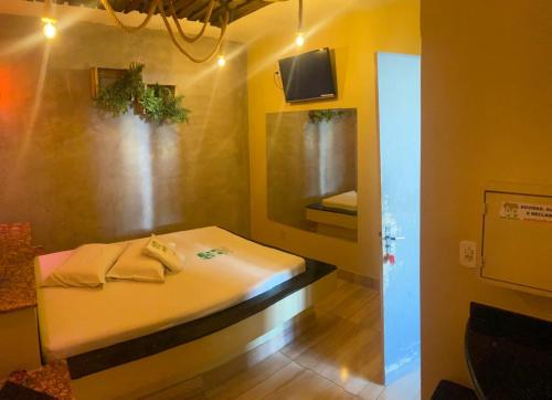 www.hotelbinong.id