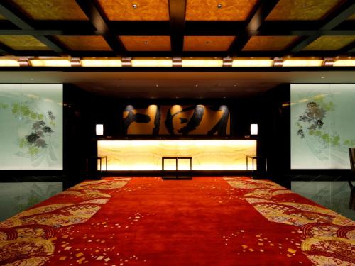 www.premierhotel-group.com