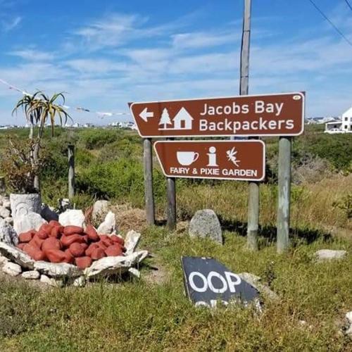 www.jacobsbaybackpackers.co.za