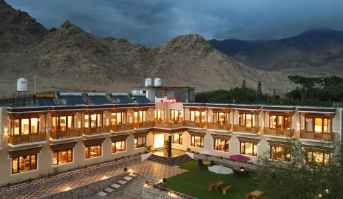 www.zypherladakh.com