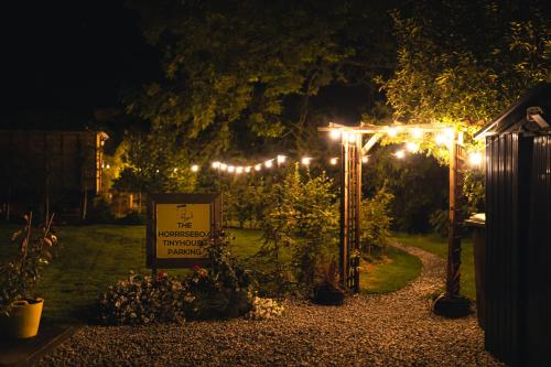 www.abbeyfieldglamping.com