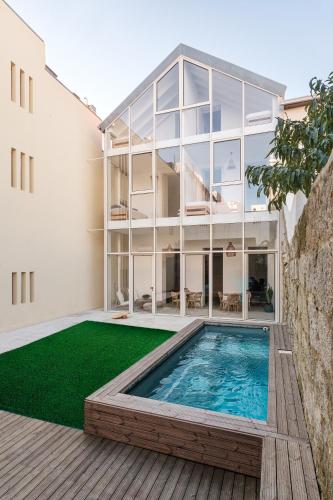 www.odysseystays.com