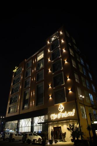 www.orchardhotellahore.com
