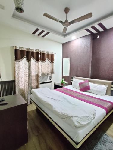 www.hotelfellinirimini.it
