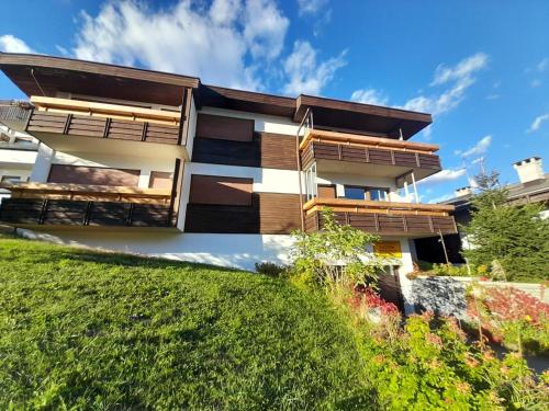 www.apartment-lazzeri.com