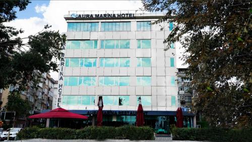 www.auramarinahotel.com