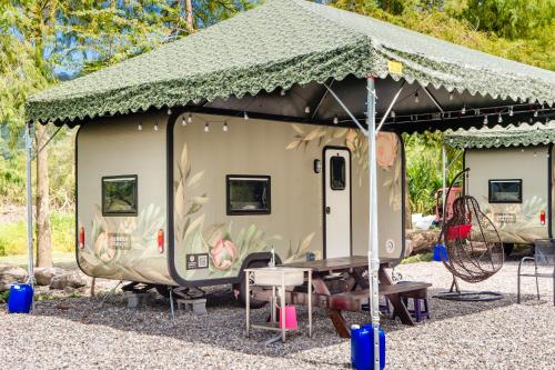 www.francemotorhomehire.com
