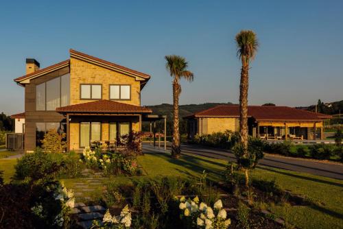 www.alironhotel.com