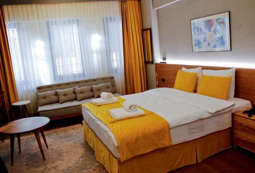www.aleksandrperahotel.com