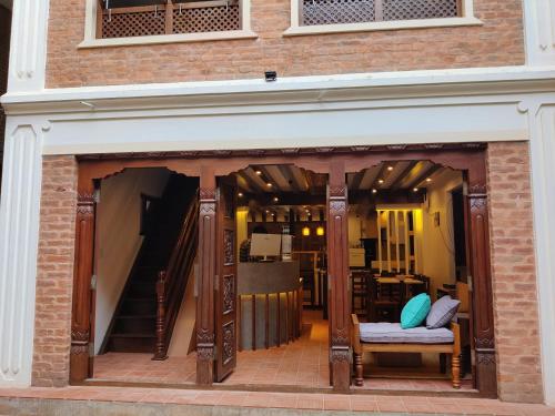 www.karunahotel.com