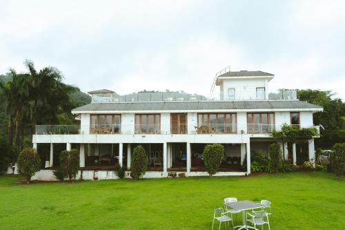 www.hangoutvillas.com