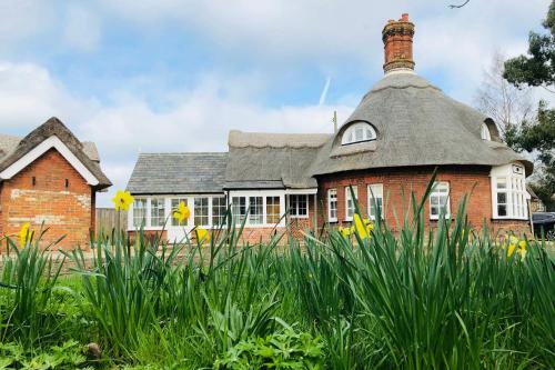 www.nedging-hall.co.uk