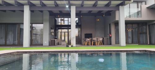 www.hoedspruit-wildlife-estate.co.za