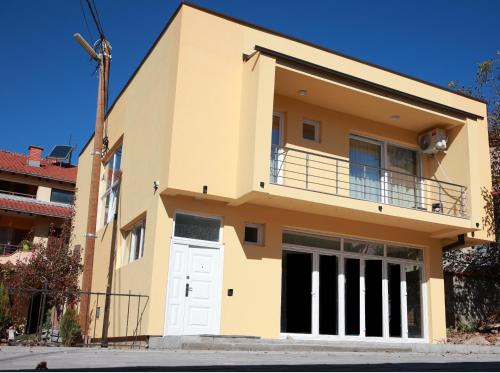 www.bellasolapartmentssarasota.com