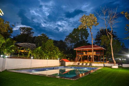 www.chandusroyalpalms.com