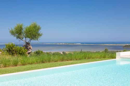 www.costaserenavillage.com