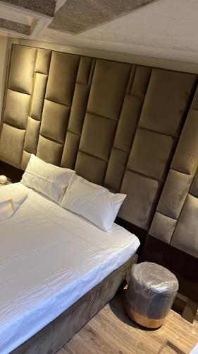 www.casadelavilla.com