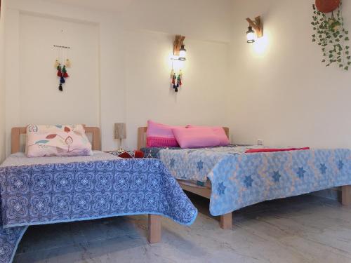 www.roatanlandandhomes.com