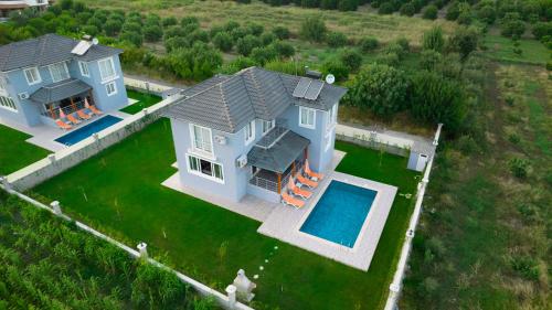 www.mejanes-camargue.fr