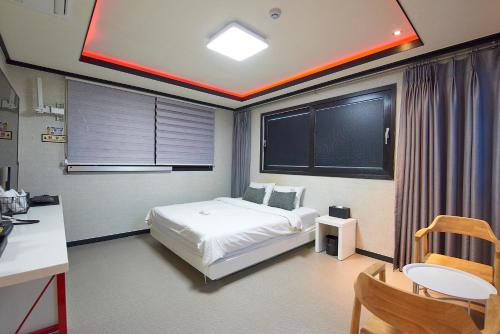 www.kelibiabeachhotel.com