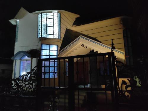 www.hotel-le-home.com