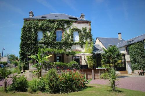 www.krishnaseasightresort.com
