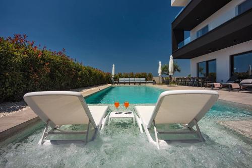 www.villacalussovo.com