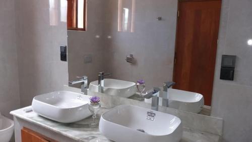 www.pramodresorts.com