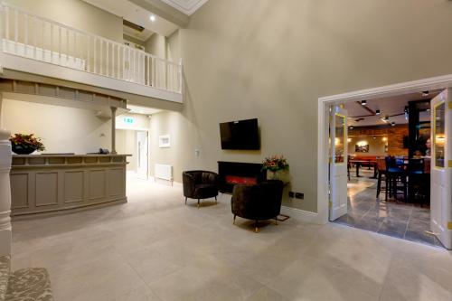 www.castlevaraghhotel.ie