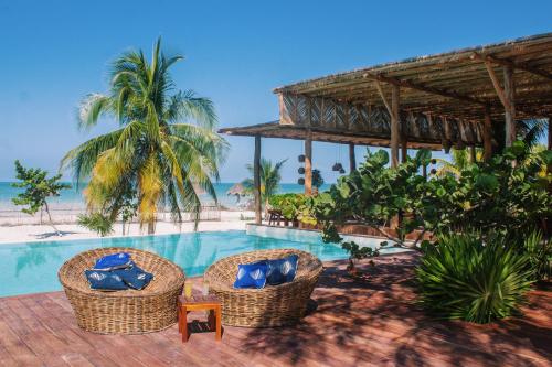 www.mybluehotel.com