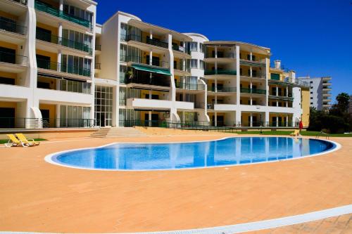 www.apartamentos-primavera.com.es