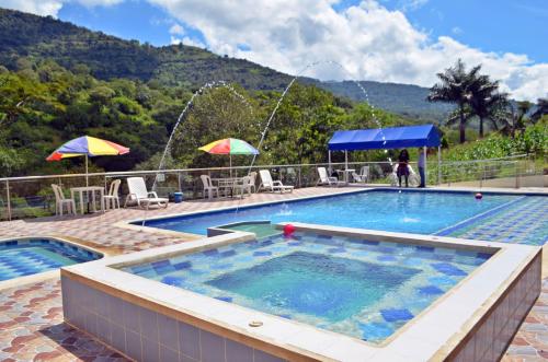 www.hotelmarmorata.com